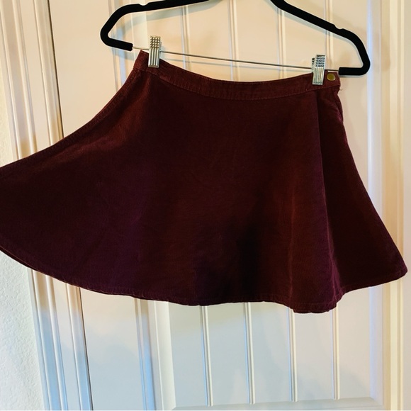 American Apparel Maroon Corduroy Twirl Circle Cotton Skater Mini Skirt | Medium - Picture 2 of 7